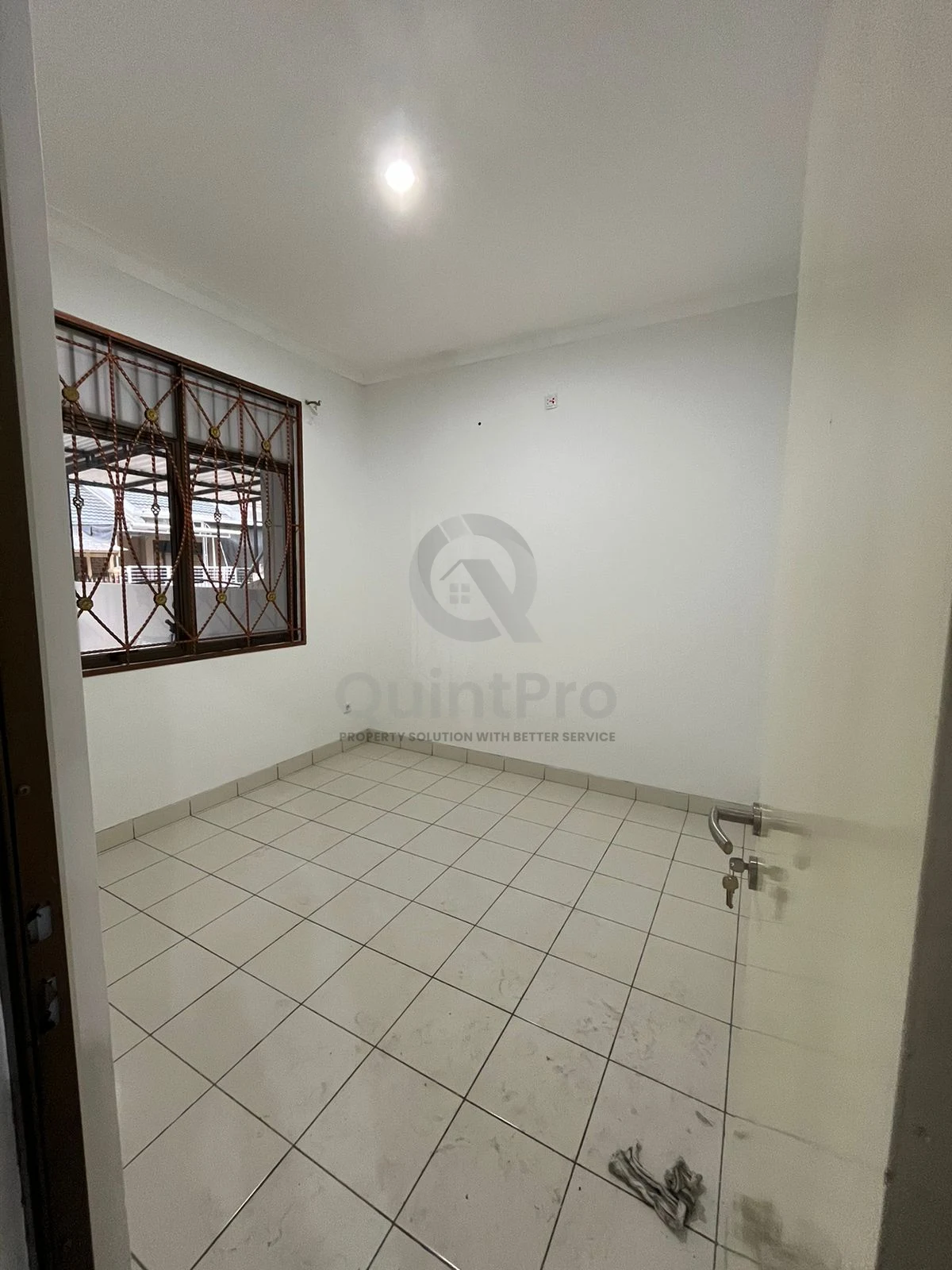 Rumah Disewa di Kencana Loka 12.4, BSD, 2KT — foto 6