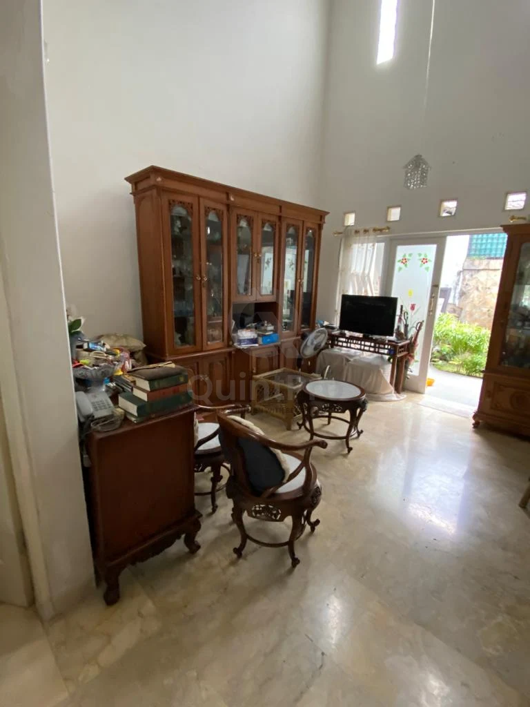Rumah 5KT 2 Lantai di Puspita Loka BSD, 300m² SHM Klasik Mewah — foto 3