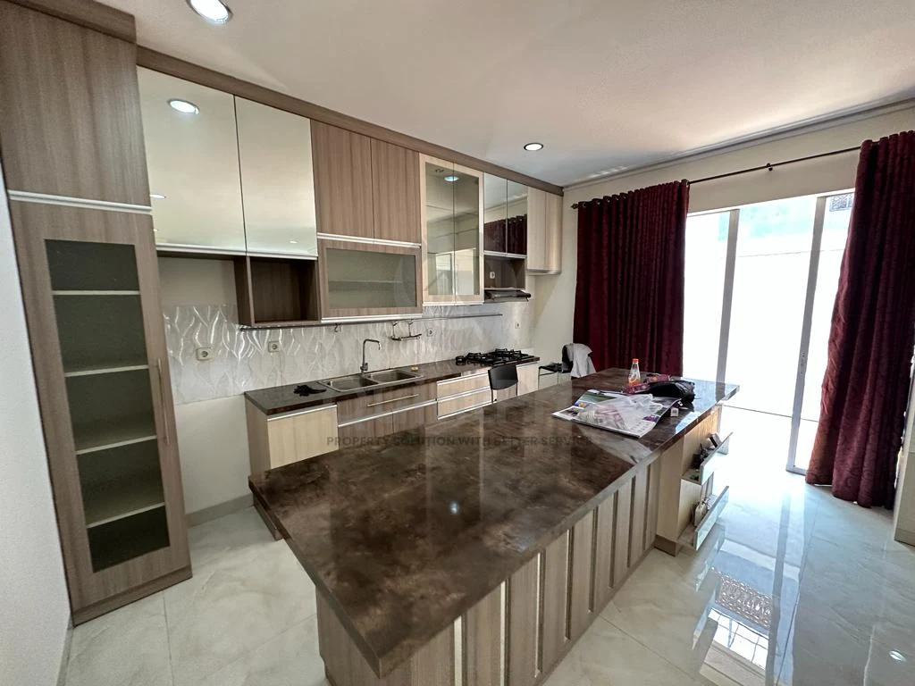 Rumah 2KT 2 Lantai Disewa di Sevilla BSD, Semi-Furnished Canopy Baru — foto 3