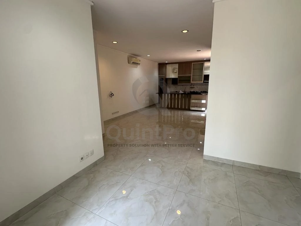 Rumah 2KT 2 Lantai Disewa di Sevilla BSD, Semi-Furnished Canopy Baru — foto 4
