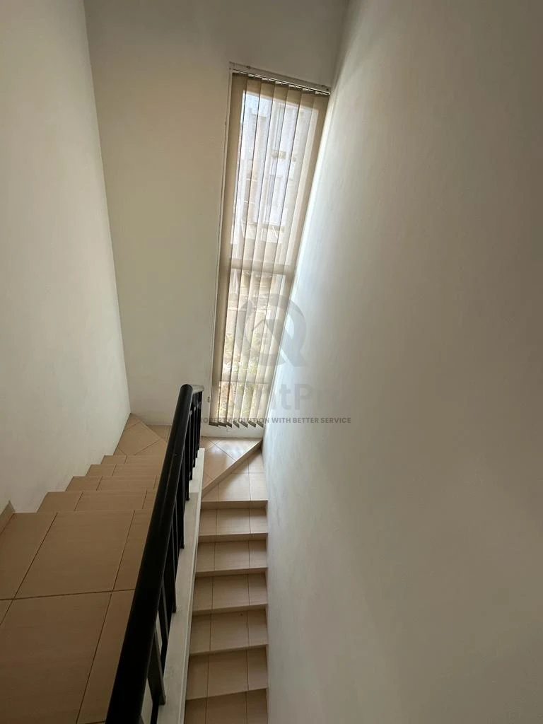 Rumah 2KT 2 Lantai Disewa di Sevilla BSD, Semi-Furnished Canopy Baru — foto 5