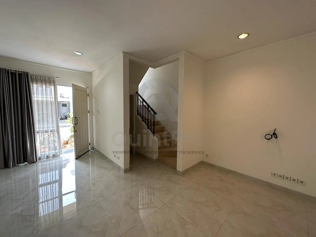 Rumah Disewa di Sevilla, BSD, 2KT — foto 10