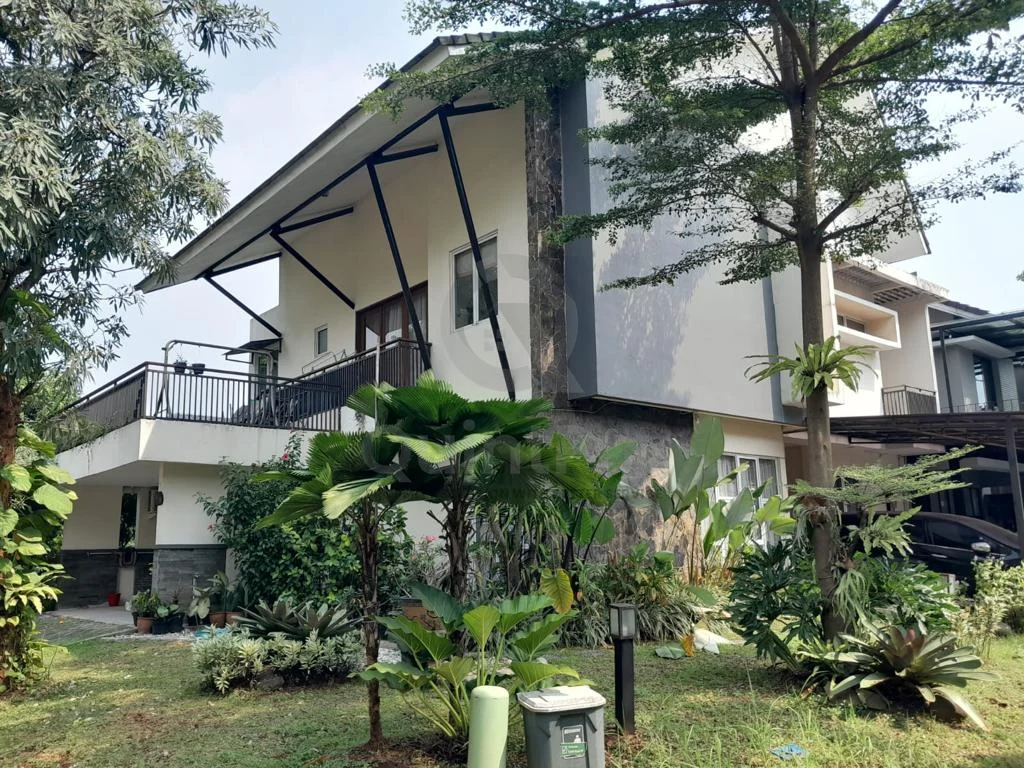 Rumah Hook 3 Lantai 5+2KT di Sevilla BSD, Modern Asri SHM Siap Huni