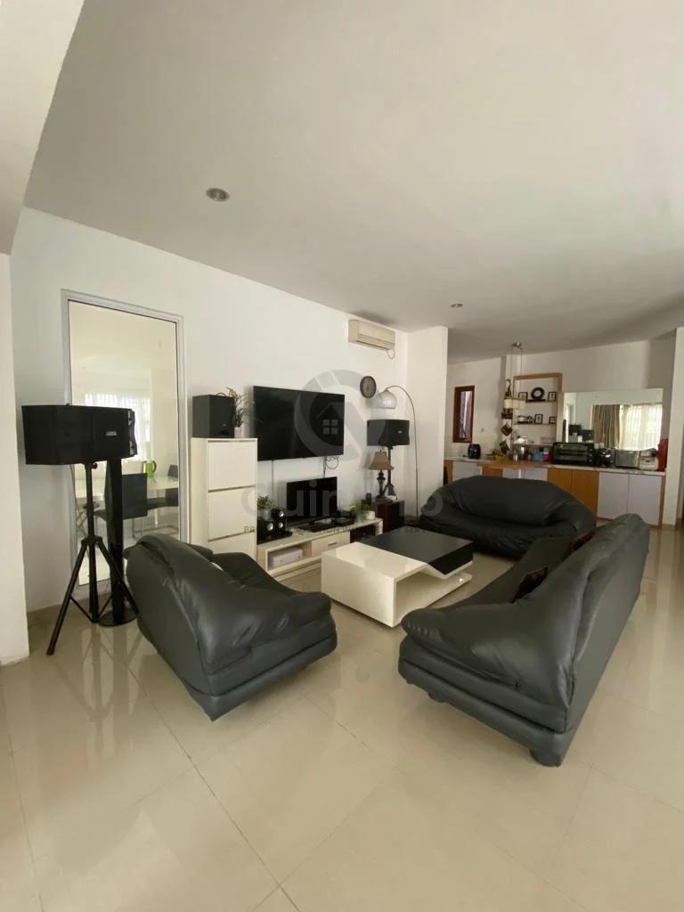 Rumah Hook 3 Lantai 5+2KT di Sevilla BSD, Modern Asri SHM Siap Huni — foto 3