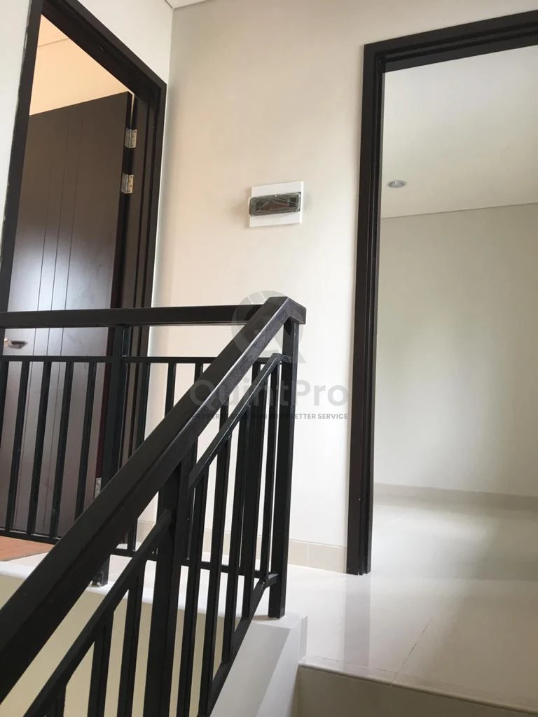 Rumah 3KT 112m² di Plecia Eminent BSD, Modern Minimalis 2 Lantai PPJB — foto 2