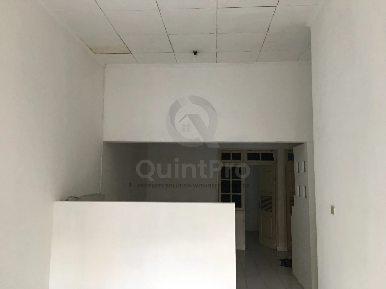 Rumah 3KT 96m² di Serpong Paradise Serpong, SHM Hadap Utara Siap Huni — foto 3