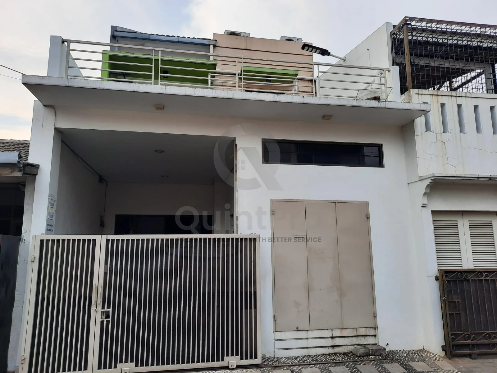 Rumah Modern 3+1KT 152m² di Griya Loka BSD, 2 Lantai SHM Minimalis