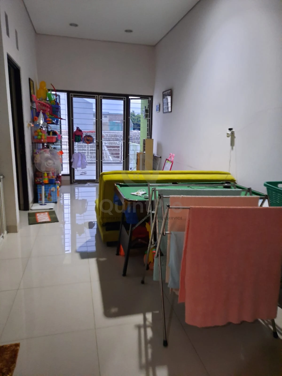 Rumah Modern 3+1KT 152m² di Griya Loka BSD, 2 Lantai SHM Minimalis — foto 2