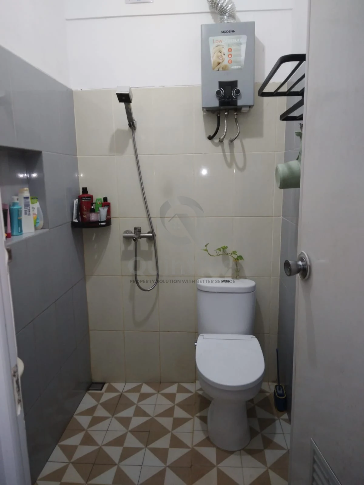 Rumah 5KT 200m² di Kencana Loka BSD, Halaman Hijau Asri SHM — foto 5