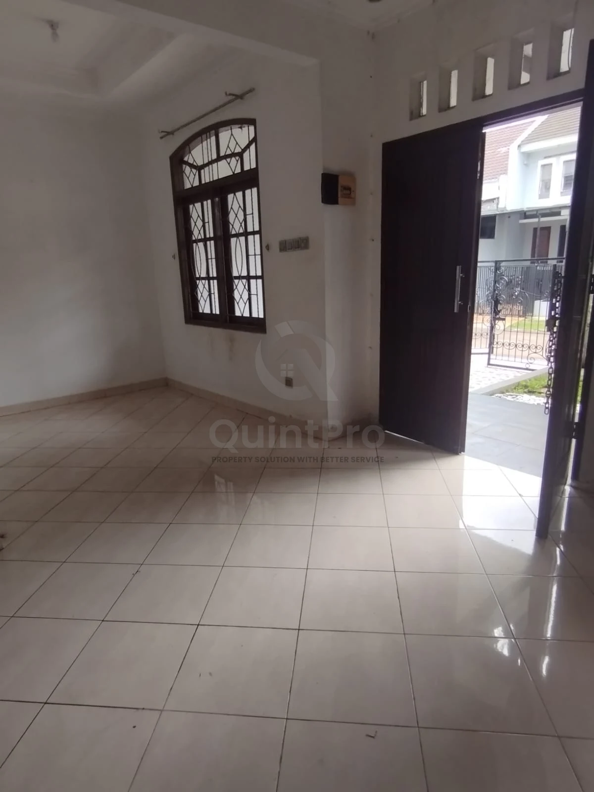 Rumah 5+1KT 200m² di Taman Crysant BSD, 2 Lantai SHM Hadap Barat — foto 3
