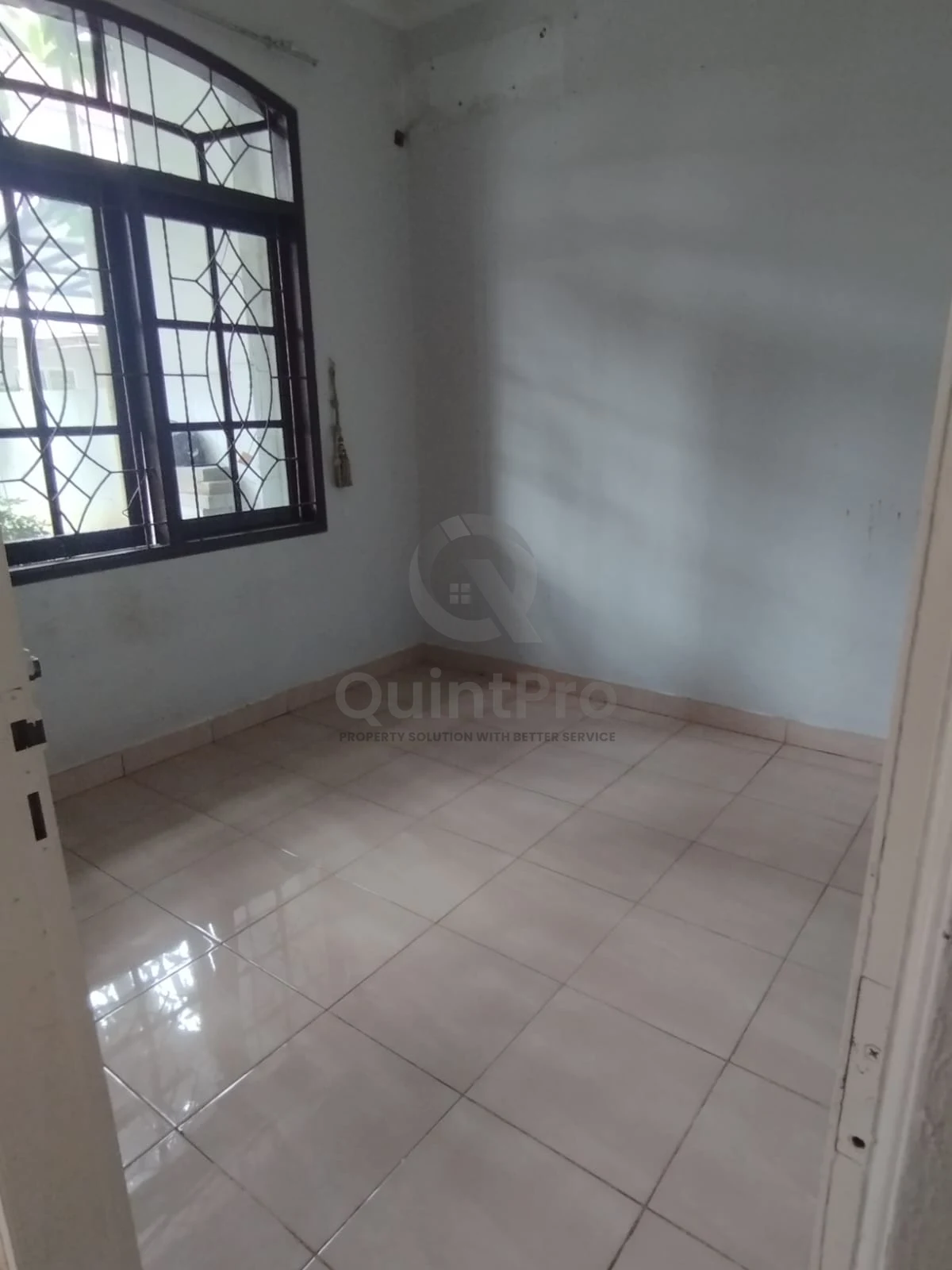 Rumah 5+1KT 200m² di Taman Crysant BSD, 2 Lantai SHM Hadap Barat — foto 5