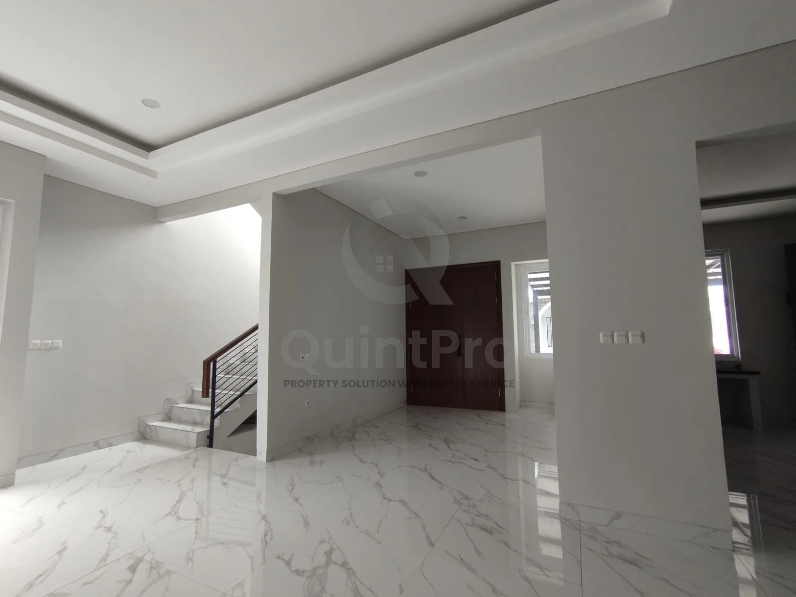 Rumah Modern 4+1KT di The Icon BSD, 2 Lantai Hadap Timur SHM Granite — foto 5