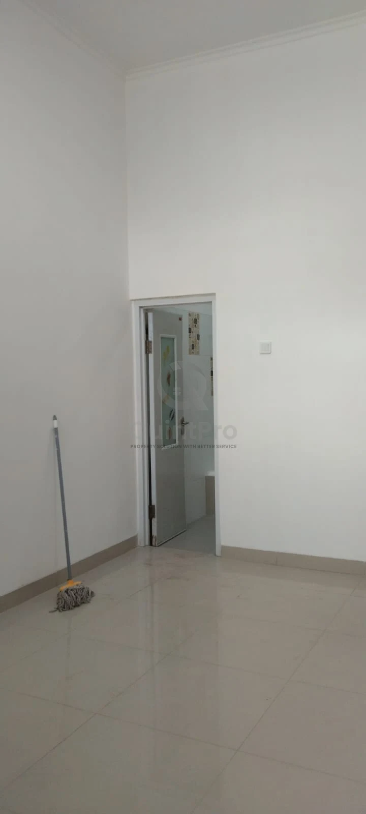 Rumah 3+1KT 144m² di Griya Loka BSD Sektor 1.4, SHM Siap Renovasi — foto 4