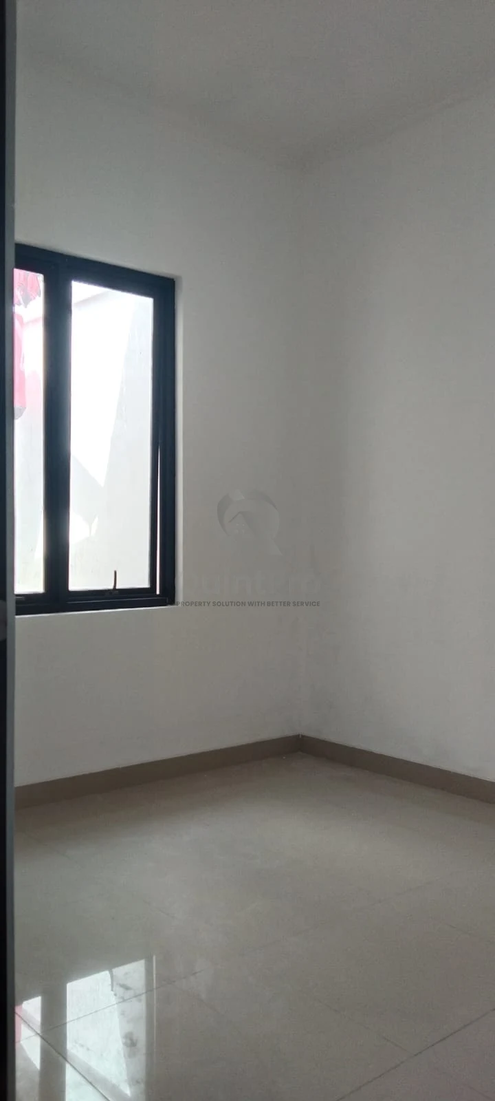 Rumah 3+1KT 144m² di Griya Loka BSD Sektor 1.4, SHM Siap Renovasi — foto 5