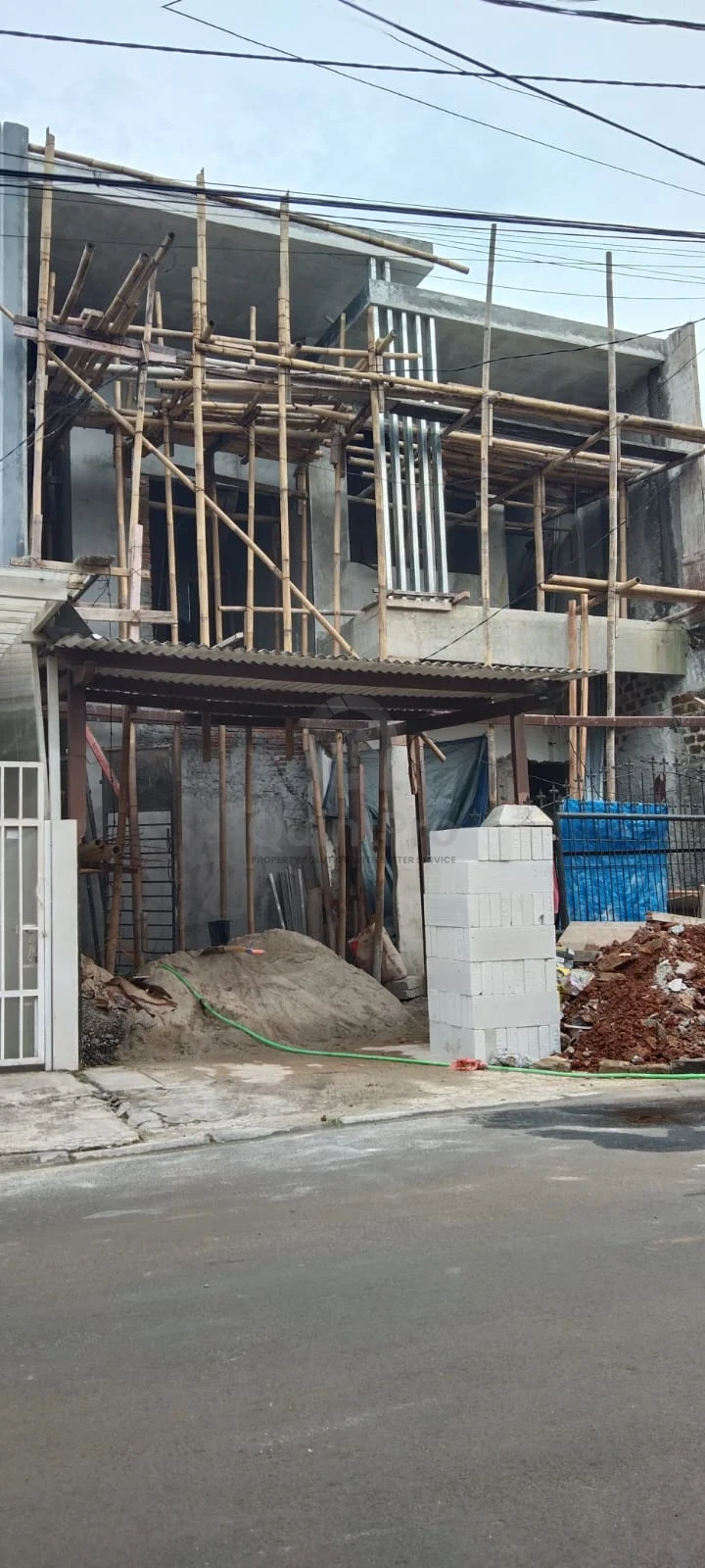 Rumah 3+1KT 150m² Kencana Loka BSD, 2 Lantai SHM Hadap Baratlaut