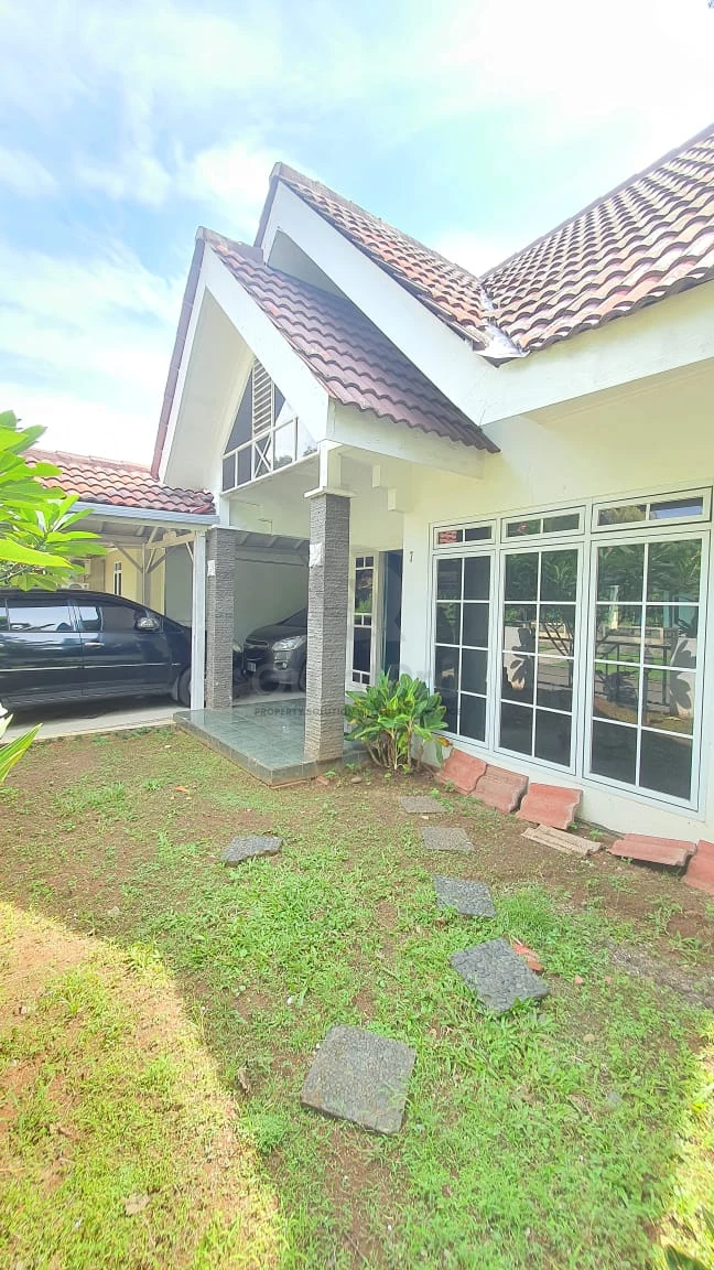 Rumah 3+1KT 250m² di Griya Loka BSD Sektor 1.6, Modern Minimalis SHM — foto 2
