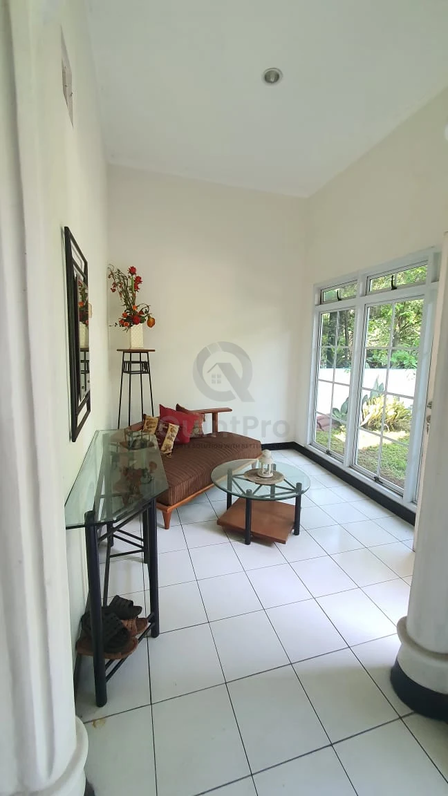 Rumah 3+1KT 250m² di Griya Loka BSD Sektor 1.6, Modern Minimalis SHM — foto 3