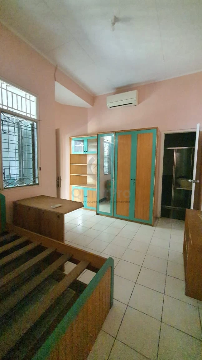 Rumah 3+1KT 250m² di Griya Loka BSD Sektor 1.6, Modern Minimalis SHM — foto 5