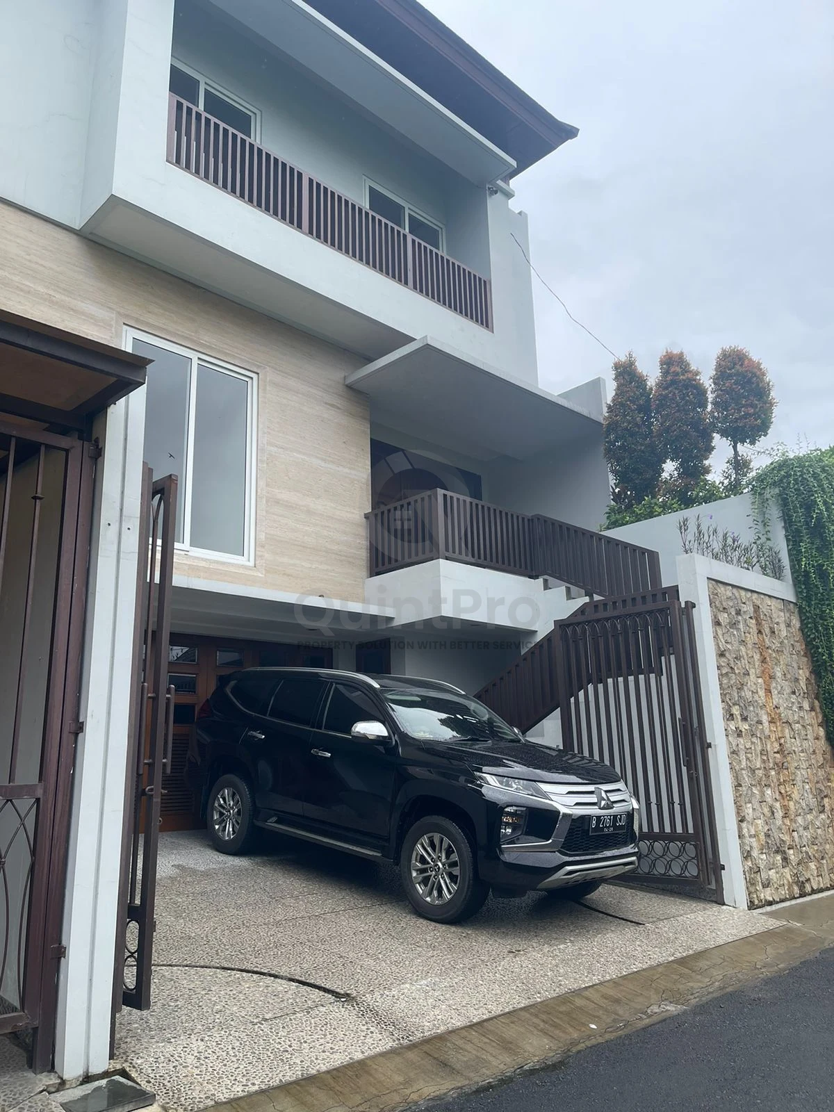 Rumah Modern 4+2KT di Ampera Buaran Tangsel, 2 Lantai Kolam Renang SHM