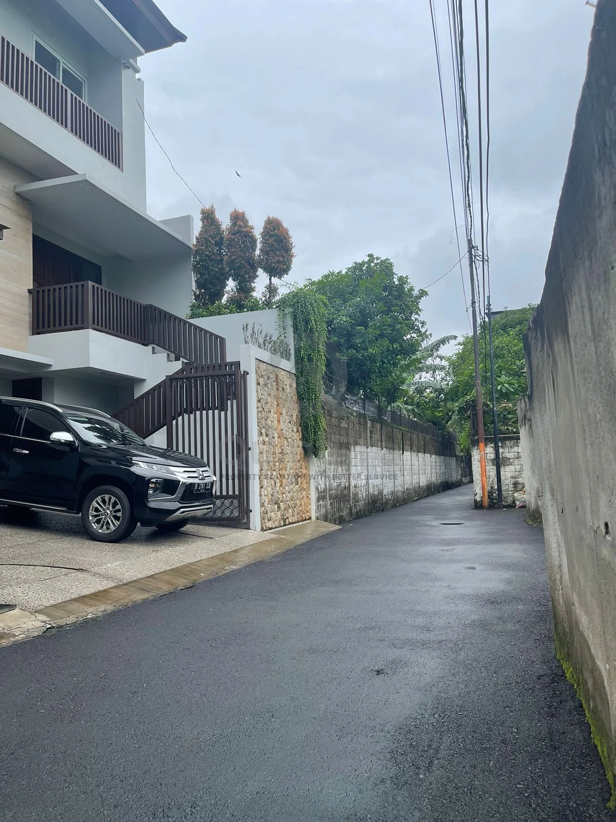 Rumah Modern 4+2KT di Ampera Buaran Tangsel, 2 Lantai Kolam Renang SHM — foto 2