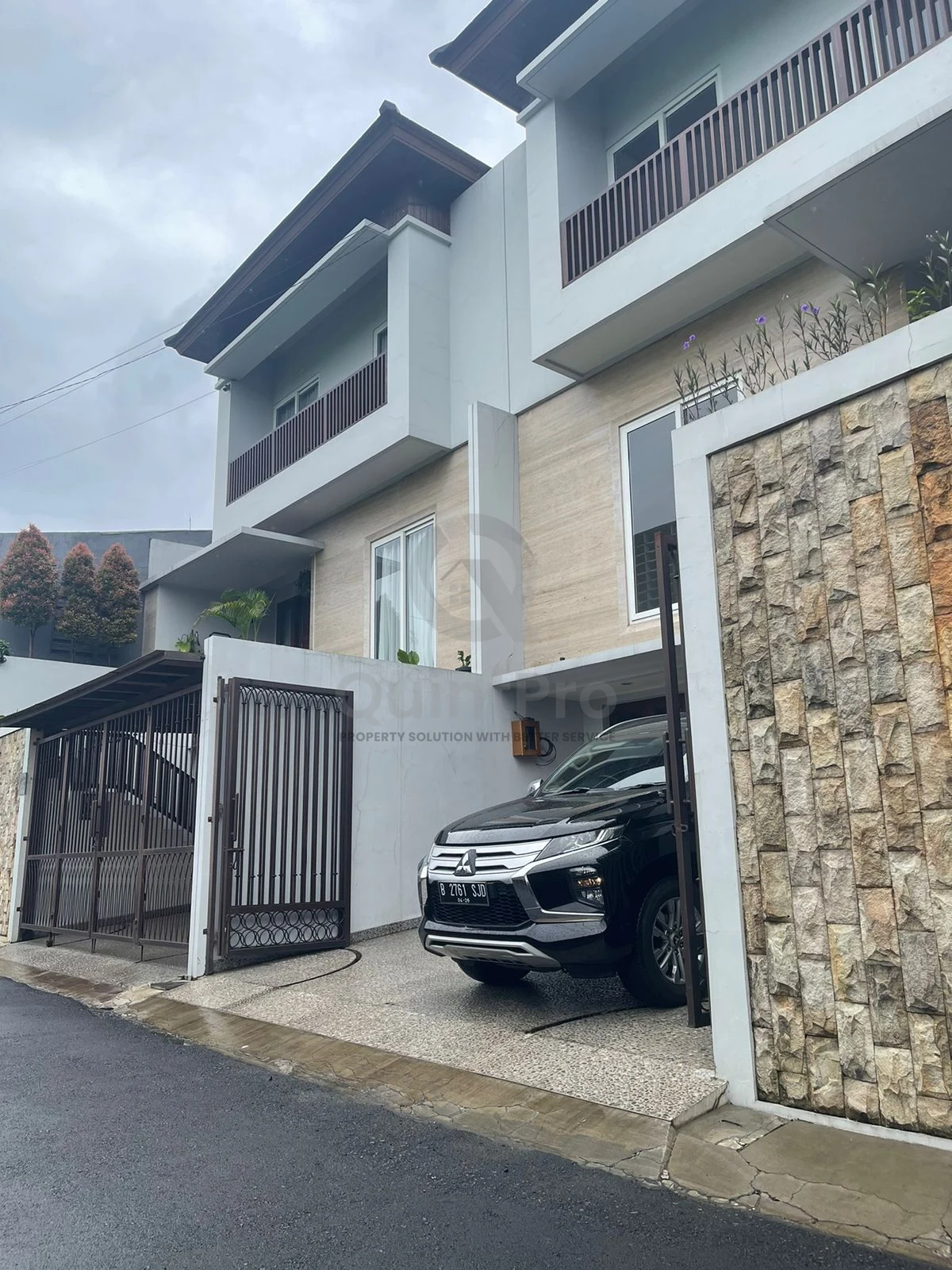 Rumah Modern 4+2KT di Ampera Buaran Tangsel, 2 Lantai Kolam Renang SHM — foto 3