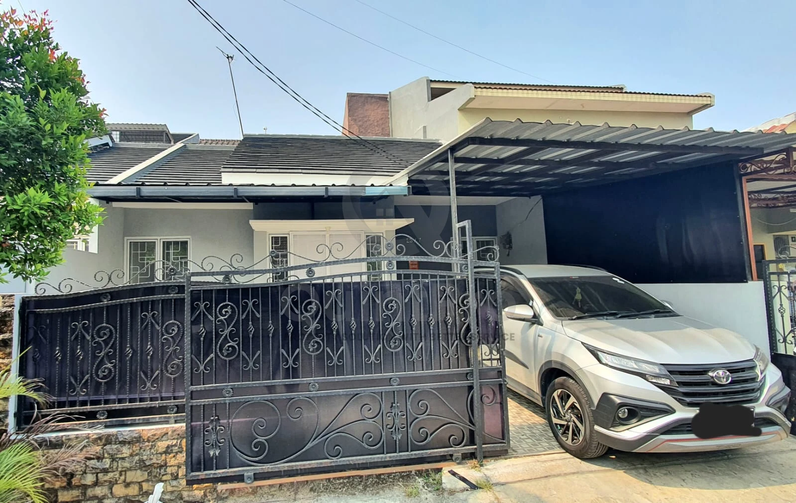 Rumah 3+1KT 120m² di Kencana Loka BSD, Renovasi Baru One Gate System SHM