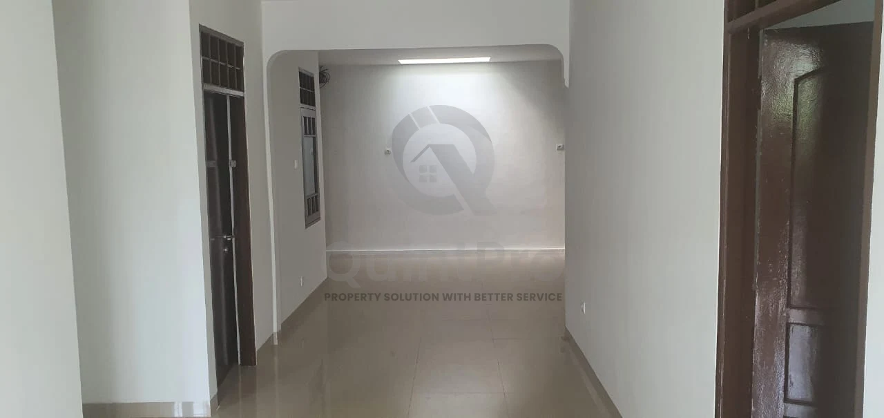 Rumah 3+1KT 120m² di Kencana Loka BSD, Renovasi Baru One Gate System SHM — foto 2