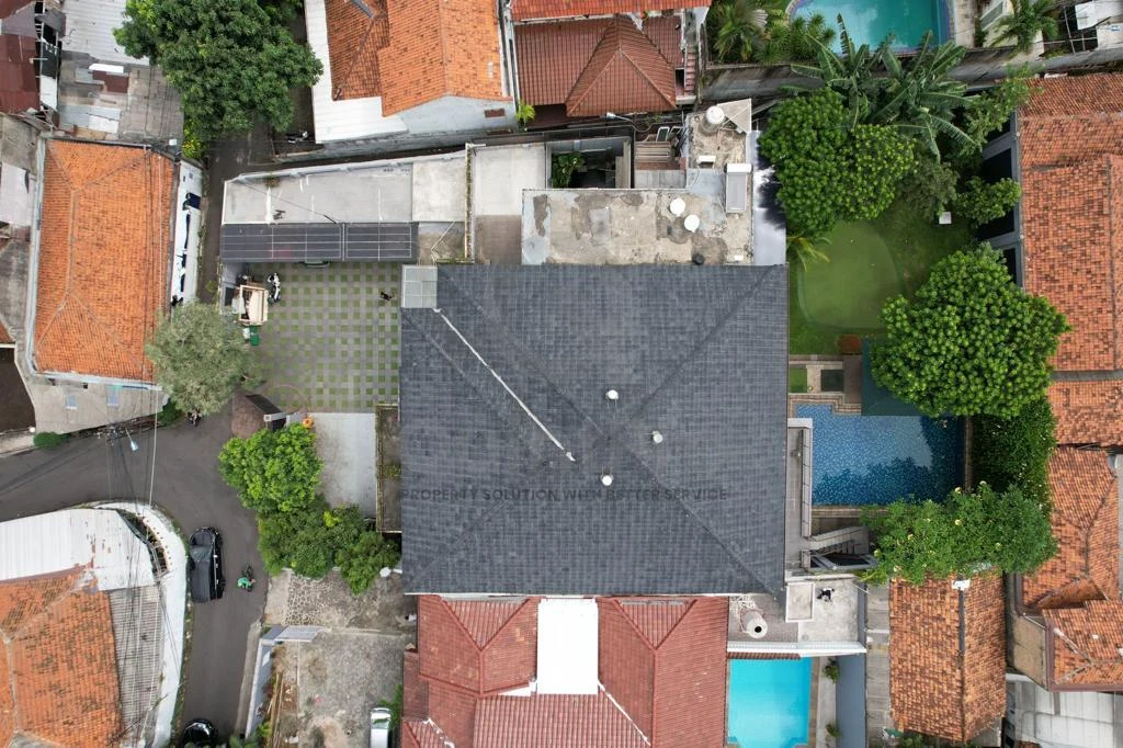 Rumah 6+2KT 1220m² di Cilandak Jakarta Selatan, 2 Lantai Kolam Renang SHM — foto 2