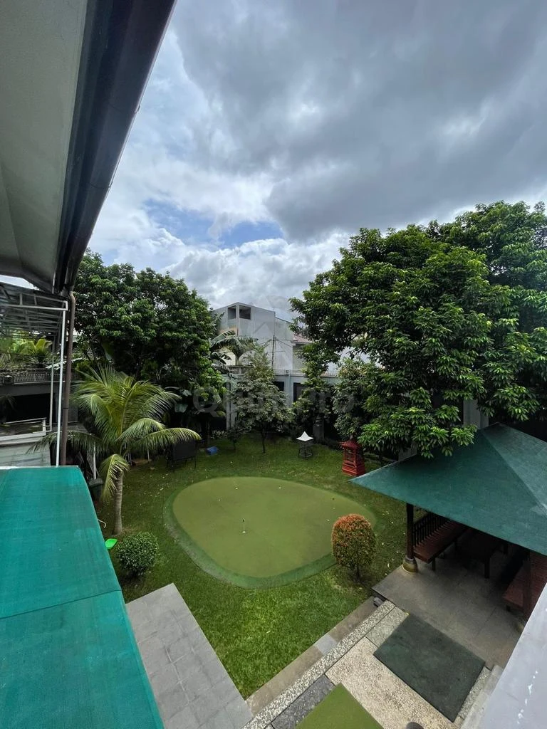 Rumah 6+2KT 1220m² di Cilandak Jakarta Selatan, 2 Lantai Kolam Renang SHM — foto 3