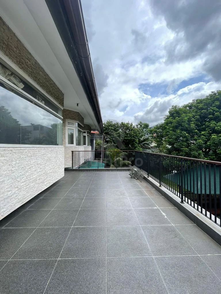 Rumah 6+2KT 1220m² di Cilandak Jakarta Selatan, 2 Lantai Kolam Renang SHM — foto 4