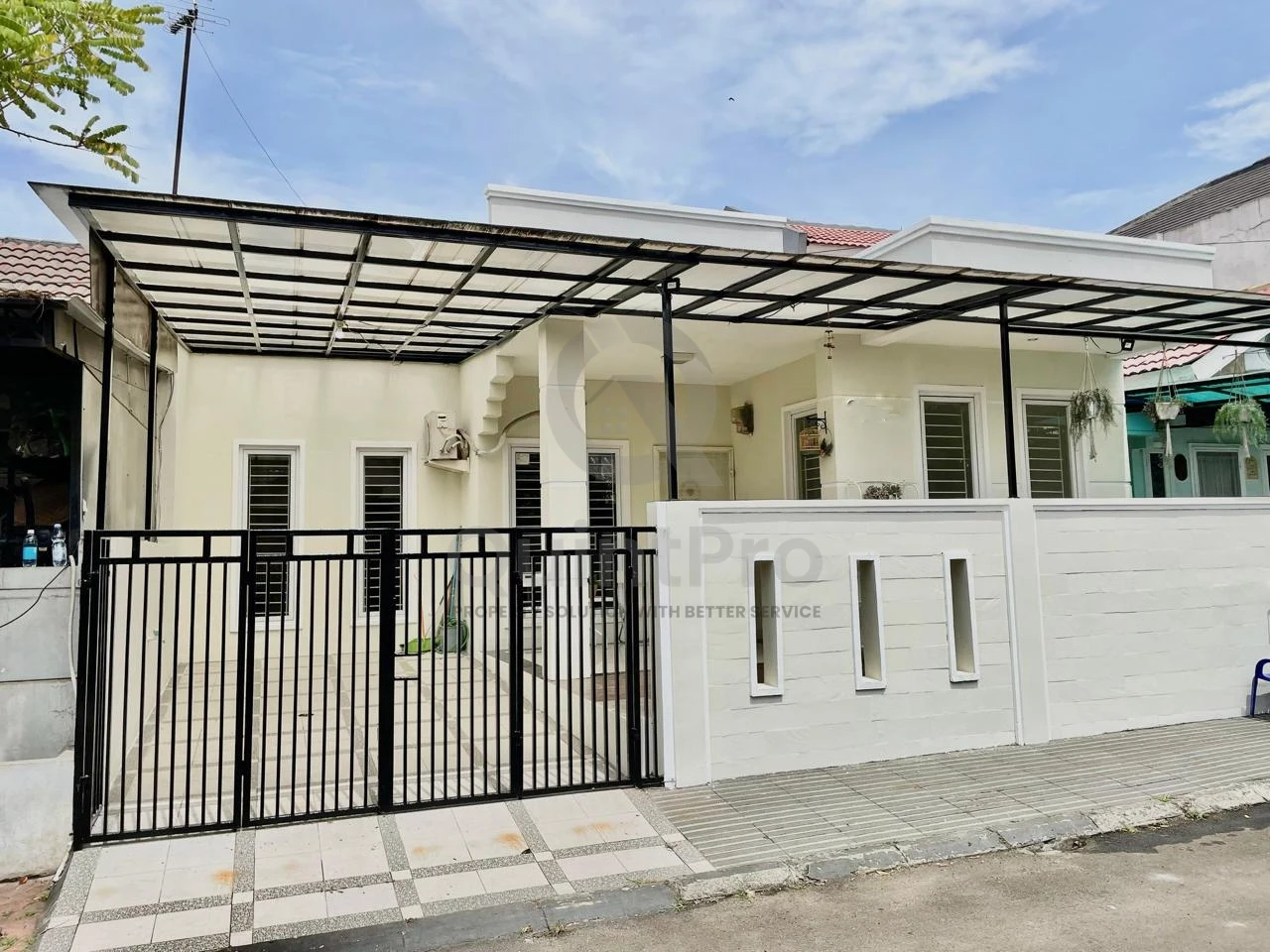 Rumah 1KT 160m² di Kencana Loka BSD, SHM Dekat Tol BSD Siap Huni — foto 2