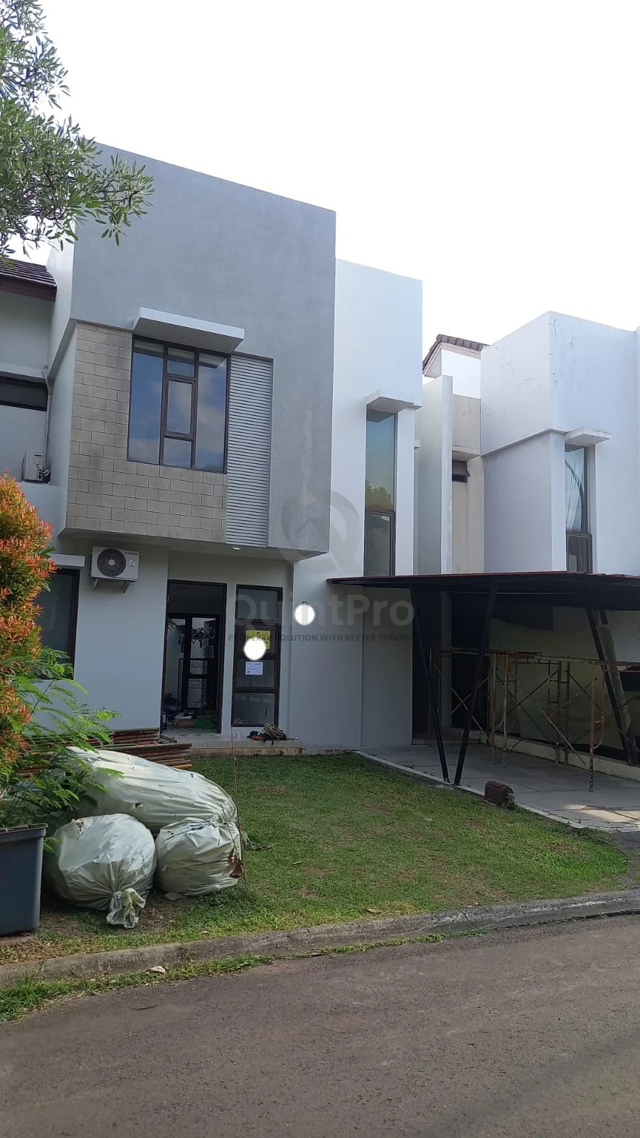Rumah Modern 3+1KT 2 Lantai di The Icon BSD, Furnished SHM Dekat AEON