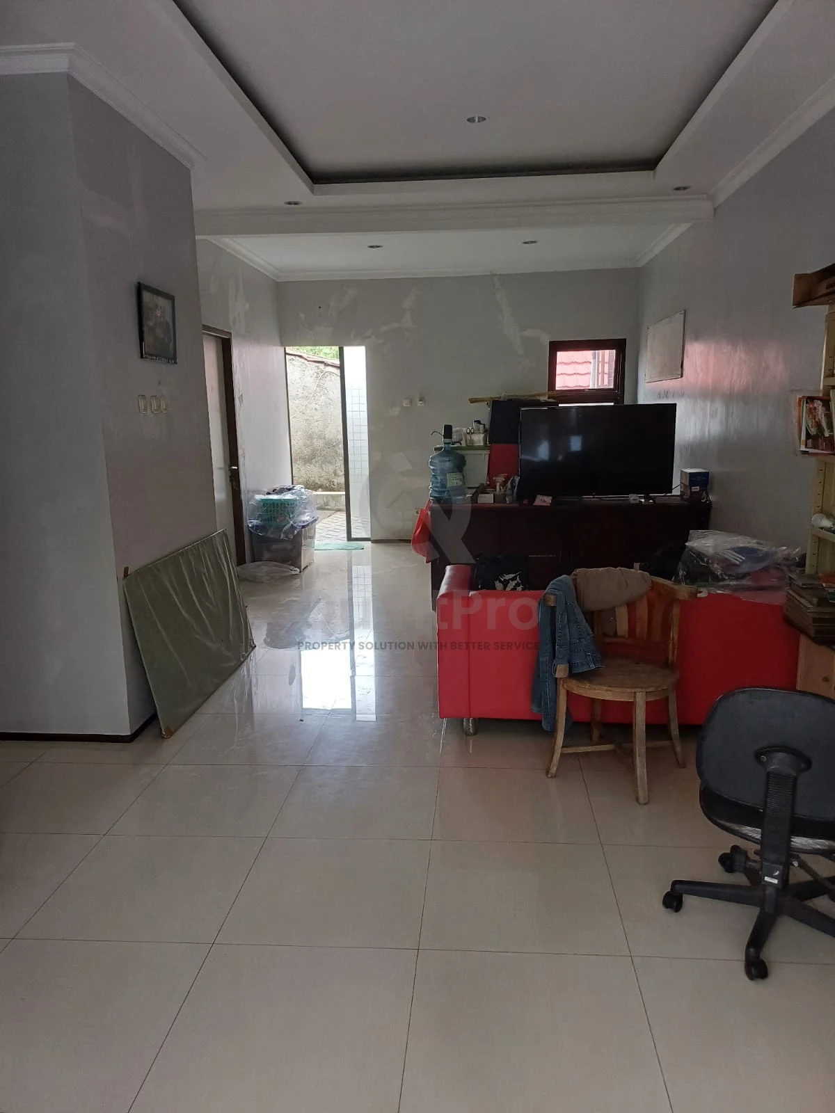 Rumah Hook 4+1KT 2 Lantai di Kencana Loka BSD Tangerang, Parkir 4 Mobil SHM — foto 2