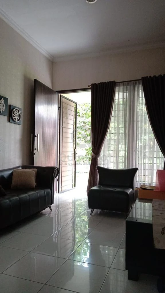 Rumah 4+1KT 2 Lantai di Nusa Loka BSD, Hadap Selatan Dekat Pasar SHM — foto 2