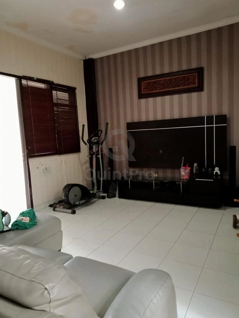 Rumah 4+1KT 2 Lantai di Nusa Loka BSD, Hadap Selatan Dekat Pasar SHM — foto 3