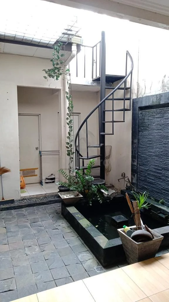 Rumah 4+1KT 2 Lantai di Nusa Loka BSD, Hadap Selatan Dekat Pasar SHM — foto 5