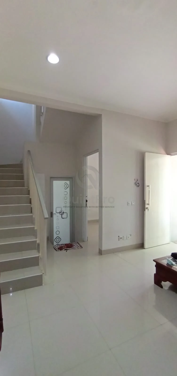 Rumah Modern 3+1KT di Serpong Lagoon Serpong, 2 Lantai SHM Hadap Selatan — foto 5