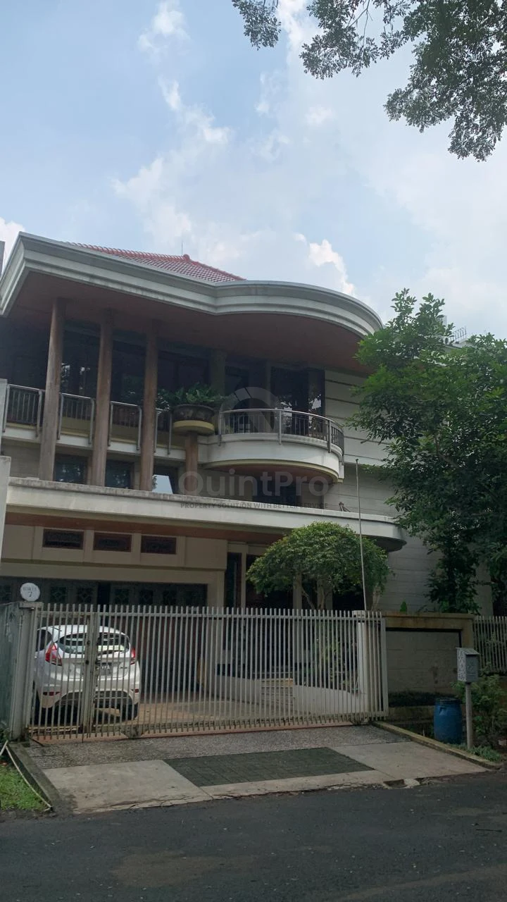 Rumah 4+1KT 400m² di Puspita Loka BSD, 2 Lantai SHM Halaman Asri — foto 2