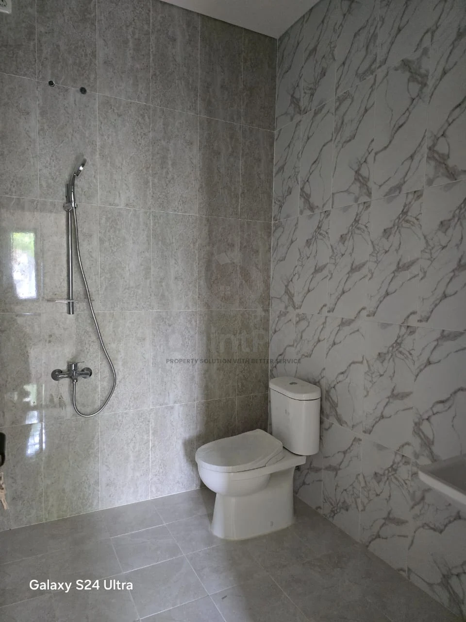 Rumah 3+1KT 2 Lantai di Taman Ubud Karawaci, Renovasi Baru SHM — foto 4