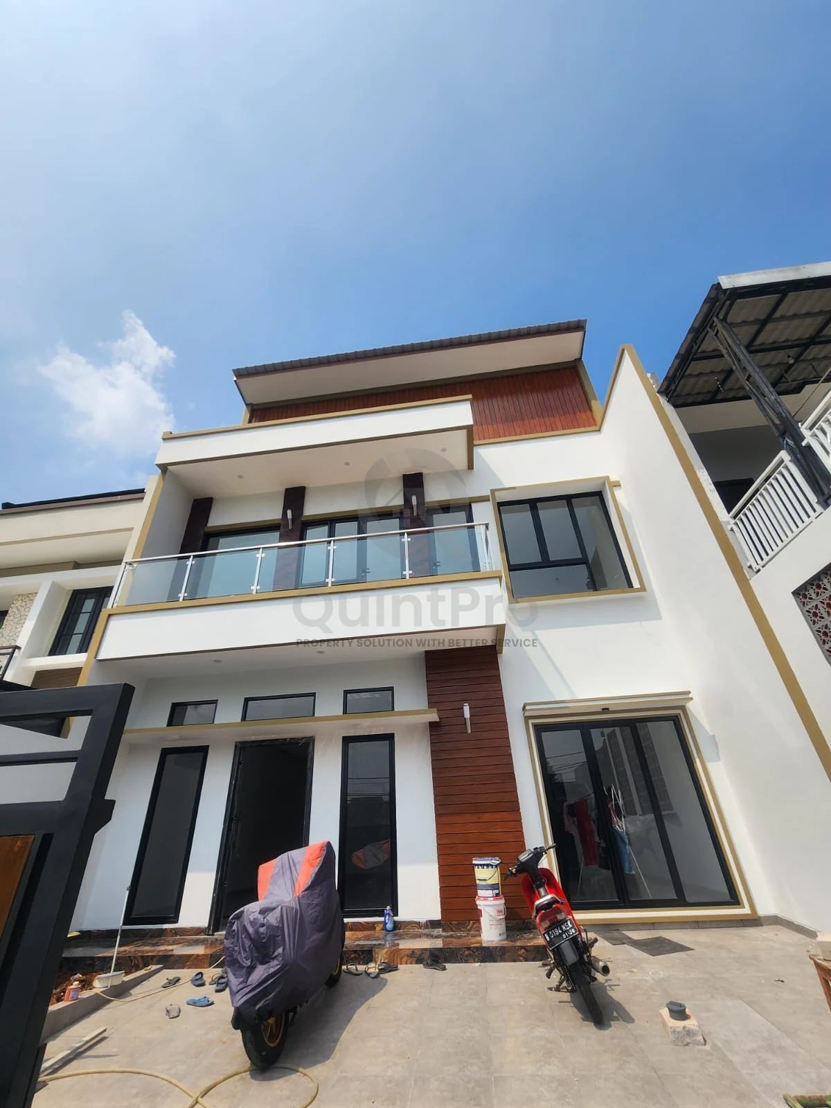 Rumah Modern 4+1KT 288m² Nusa Loka BSD, 2 Lantai Siap Juli PPJB