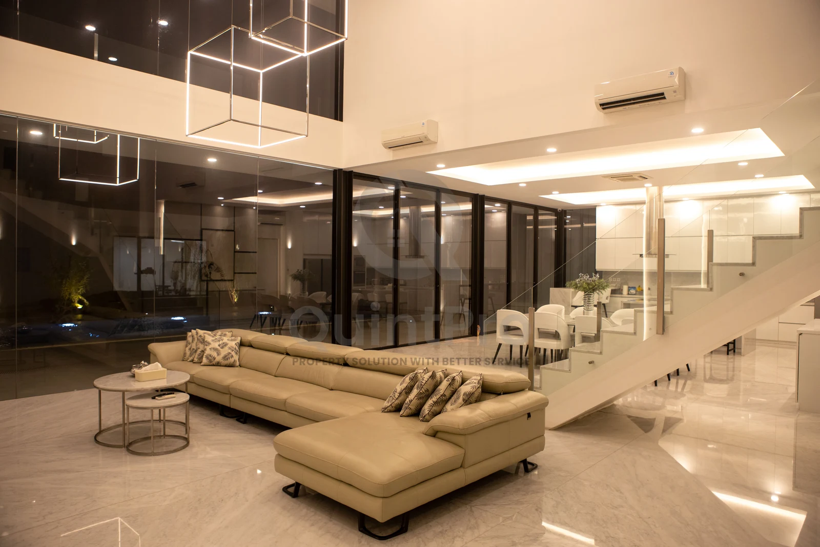 Rumah Modern 5+2KT 1140m² di Bukit Terrace Golf BSD, Kolam Renang Gym Pribadi SHM — foto 5